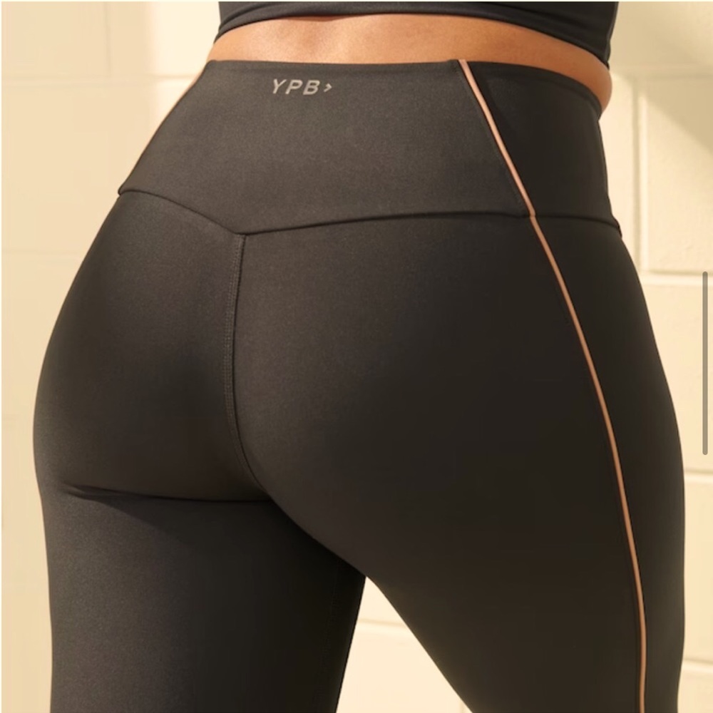 Abercrombie & Fitch Black High-Rise Leggings with Pink Side Piping